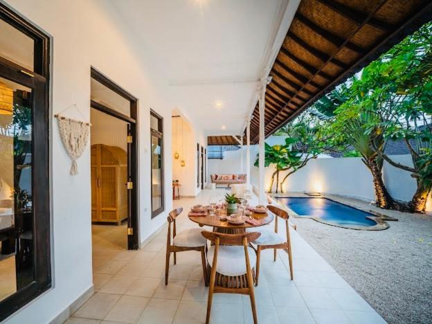 Villa Dadirri - In The Heart Of Seminyak - Walking Distance From Restaurants, Bars And Beach - Perfect Location Eksteriør bilde