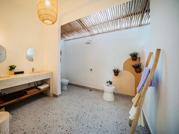 Villa Dadirri - In The Heart Of Seminyak - Walking Distance From Restaurants, Bars And Beach - Perfect Location Eksteriør bilde